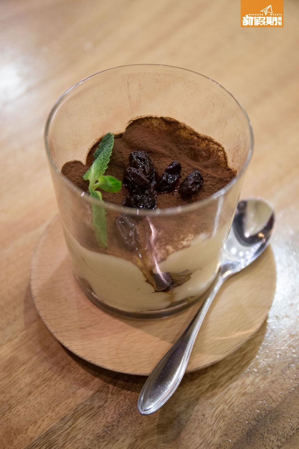 冧酒提子Tiramisu $45 <br> 好吃，如果咖啡味濃啲會更好，大杯抵食，是平時的2倍。