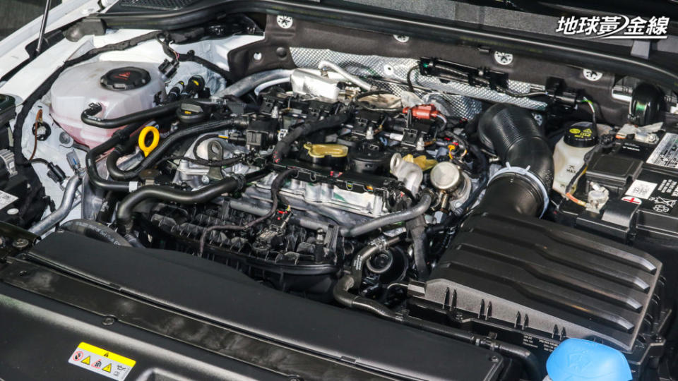 Octavia RS搭載245匹馬力輸出2.0 TSI引擎。(攝影/ 陳奕宏)
