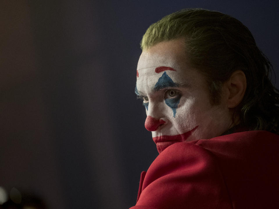 Joaquin Phoenix könnte als "Joker" zurückkehren (Bild: 2019 Warner Bros. Entertainment Inc. All Rights Reserved. TM & © DC Comics)