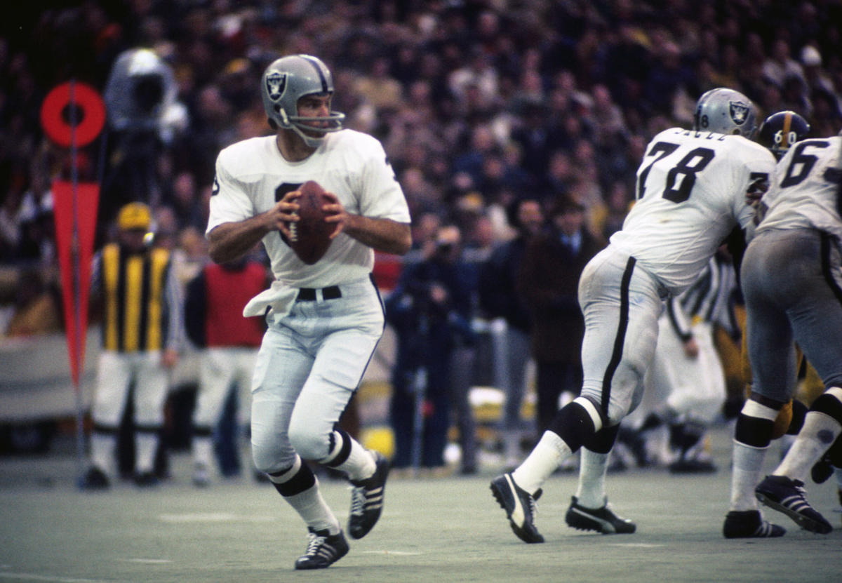 NFL Senior Researcher intentionally tailors criteria ranking QB wins to  exclude Raiders Daryle Lamonica - Yahoo Sports