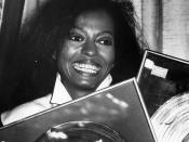 "Queen of Motown": Diana Ross gilt als eine Vorreiterin der erfolgreichen afroamerikanischen Frauen zu politisch hochbrisanten Zeiten. Ihre ersten großen Erfolge feierte sie in den 60er-Jahren mit den Supremes. Seit 1970 ist sie solo unterwegs. Mit und ohne Band stehen insgesamt 18 Nummer-eins-Singles in den USA zu Buche. (Bild: Evening Standard / Hulton Archive / Getty Images)