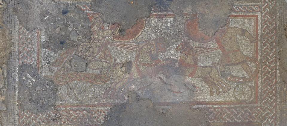 The bottom panel of the mosaic. Achilles (left) and Hector duelling on chariots.