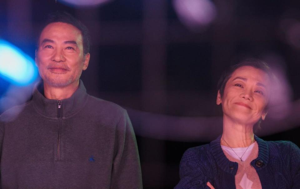 《燈火闌珊》未能如願代表香港角逐第96屆奧斯卡「最佳國際影片」大獎，任達華（左）今晚發聲明為自己失誤道歉。（翻攝自燈火闌珊 A Light Never Goes Out臉書）
