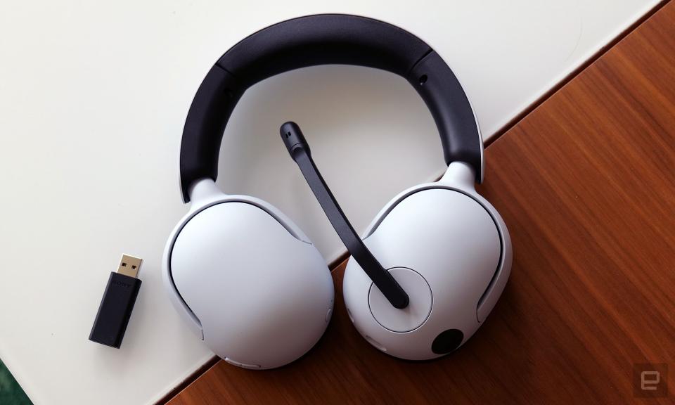 Sony's $149 H5 headphones will be replacing the more expensive H7 model and come with support for both wired and wireless audio and a better mic, but it has a bit less battery life. 