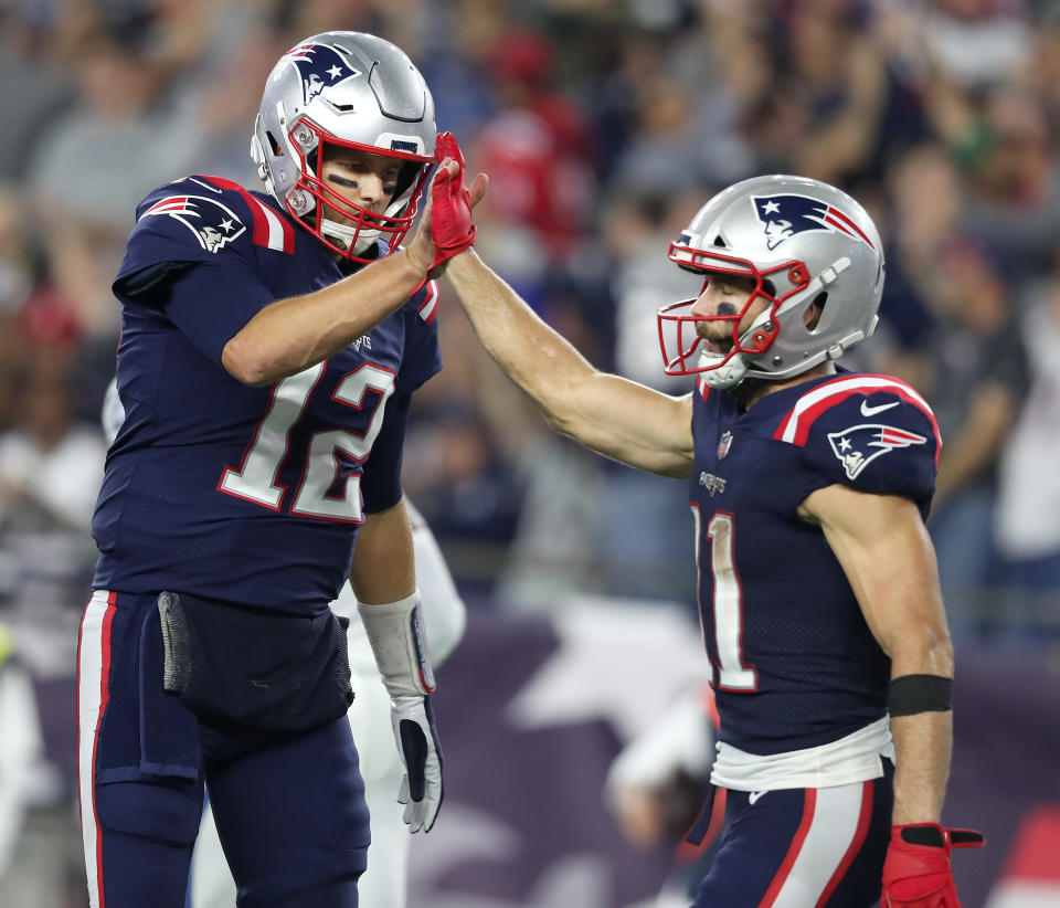 Madden 20 trolled Tom Brady and the times teammates have ignored his attempt to high five them. (Getty Images)