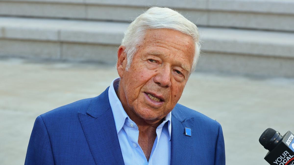 He's really excited': Patriots owner Robert Kraft reveals new details about  Tom Brady celebration – Boston 25 News