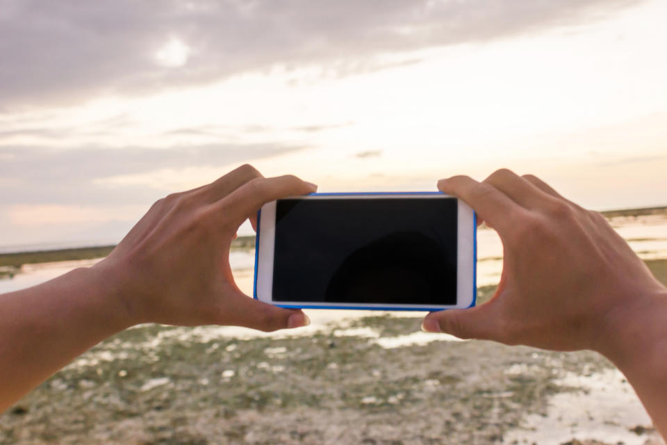 Hay selfies que le dan la vuelta al mundo. Foto: Kanawa_Studio / Getty Images