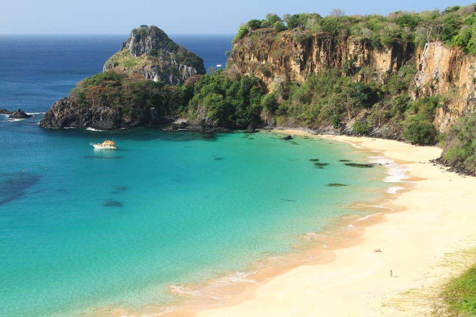 Der Baia do Sancho in Fernando de Noronha (Bild: Getty Images)