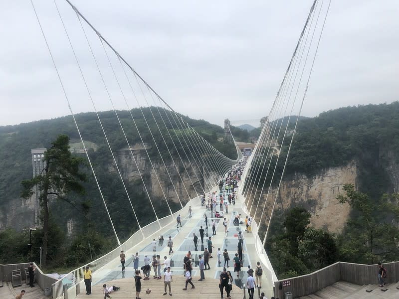 張家界大峽谷玻璃橋「雲天渡」