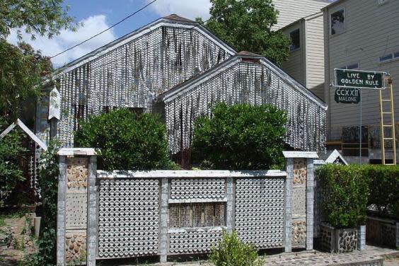 Beer Can House is a local folk-art landmark (Wikimedia/Andrew Wiseman)