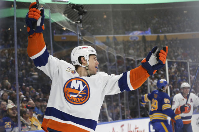 Cozens scores in overtime as Sabres beat Islanders 3-2