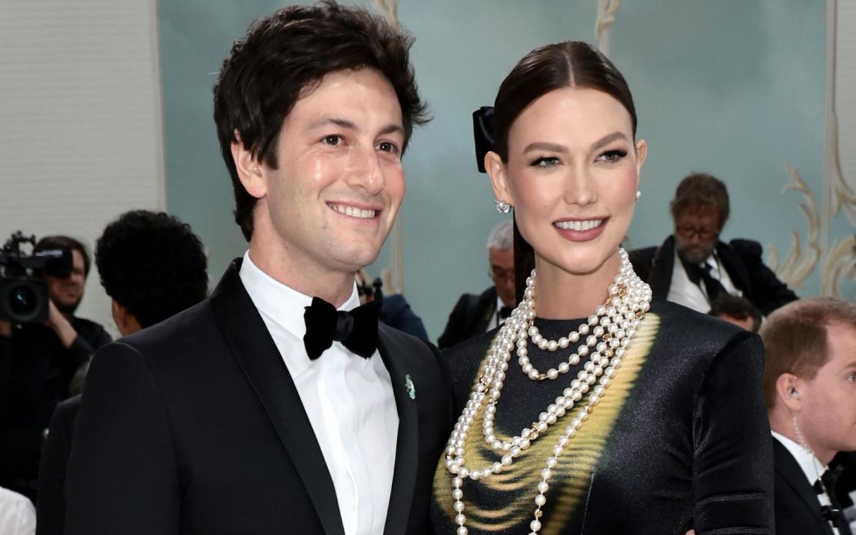 Pures Glück: Geschäftsmann Joshua Kushner und Model Karlie Kloss freuen sich über die Geburt ihres zweiten Kindes. (Bild: 2023 Getty Images/Jamie McCarthy)