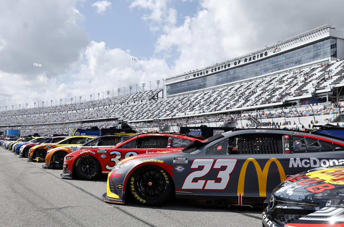 2023 Daytona 500 Ross Chastain wins Stage 2 after first big wreck of