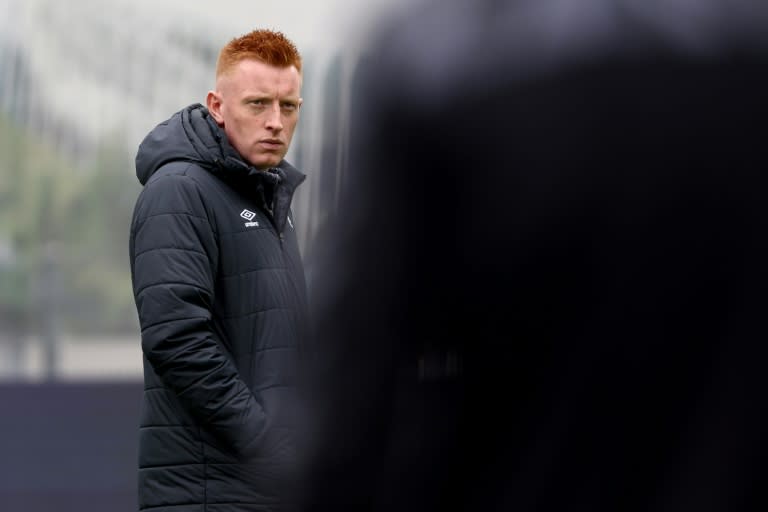 El hasta ahora entrenador del Reims, William Still, en un partido de la liga francesa de fútbol contra el Clermont Foot, en Clermont Ferrand, el 28 de abril de 2024 (Romain Perrocheau)