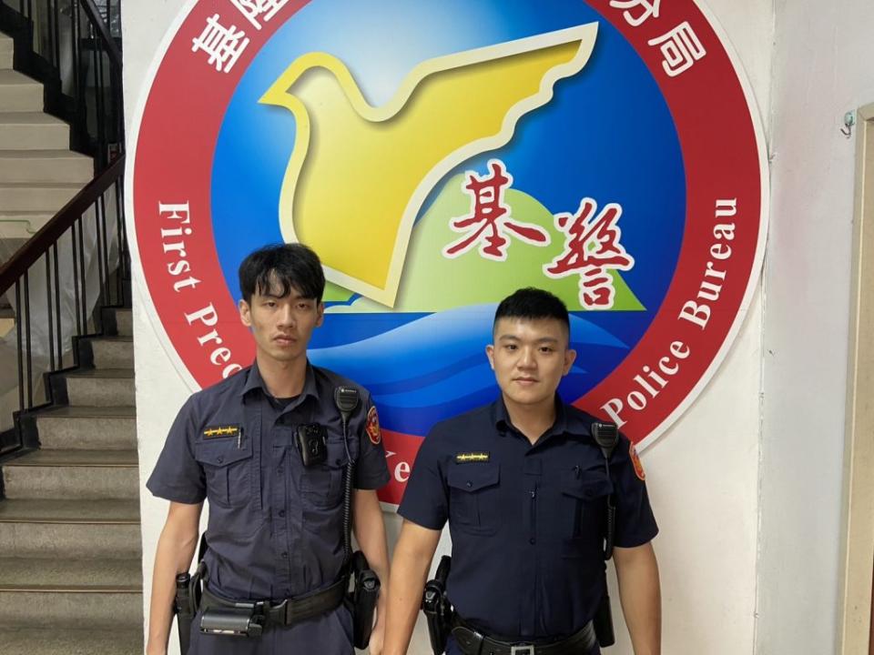 基隆市警察局第一分局忠二路派出所警員楊岱軒、王庭威。(記者宋紹誠翻攝)