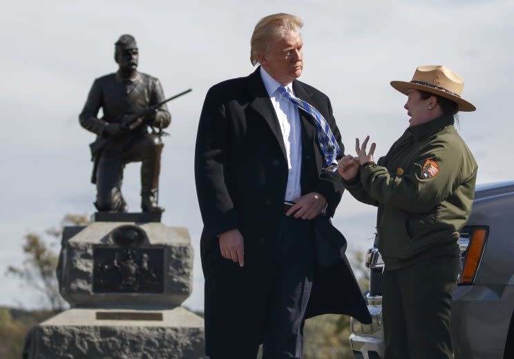 Interpretive park ranger Caitlin Kostic speaks to Donald Trump in Gettysburg, Pa. (Photo: Evan Vucci/AP)