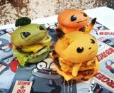 <p>Wie süß sind die drei denn? Der australische Burgerladen Down N’ Out hat zur Zeit ein ganz besonderes Special im Angebot: Pokemon-Burger. Allerdings sind die Pikachu-, Glumanda- und Bisasam-Burger eigentlich viel zu putzig, um sie aufzuessen. (Facebook.com/Down N’ Out Burger) </p>