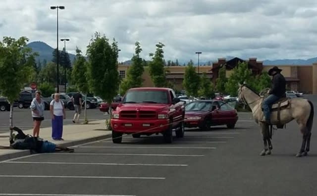 Cowboy lassoes bike thief in car park