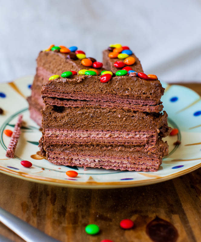 <strong>Get the<a href="http://www.averiecooks.com/2012/08/frozen-chocolate-pudding-and-wafer-cake.html" target="_blank"> Frozen Chocolate Pudding And Wafer Cake recipe</a> from Averie Cooks</strong>