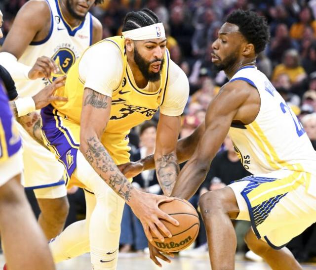 Warriors stave off elimination as Lakers' Anthony Davis is injured in Game  5 - Yahoo Sports