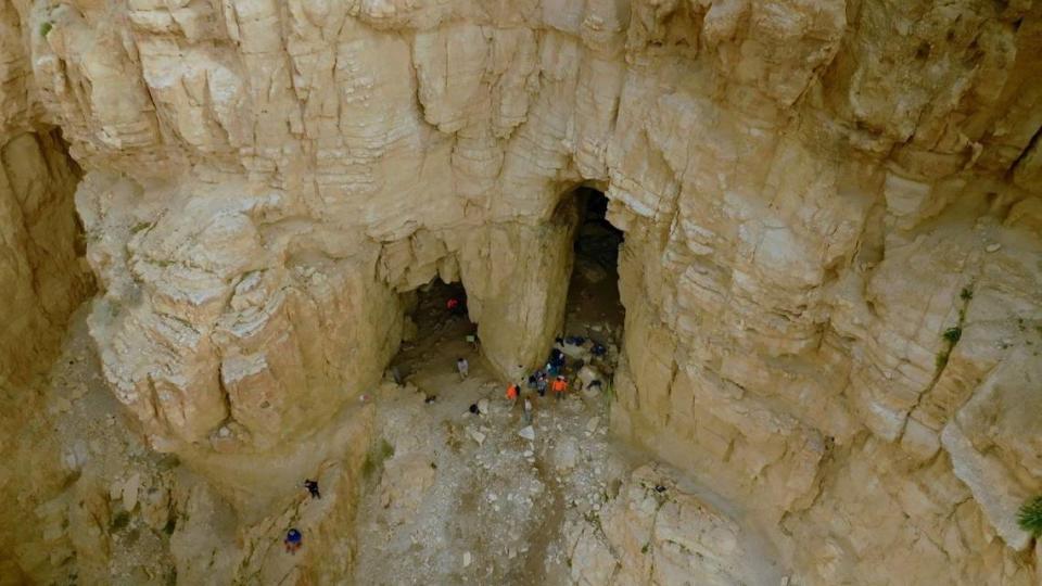 The rare box was discovered in the Muraba’at Cave in the Darageh Stream Nature Reserve.