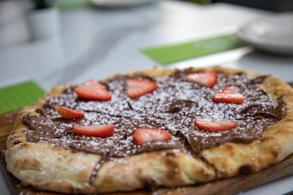 Grilled Dessert Pizza