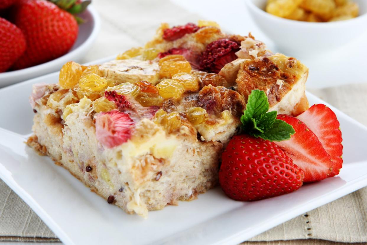 bread pudding with strawberries