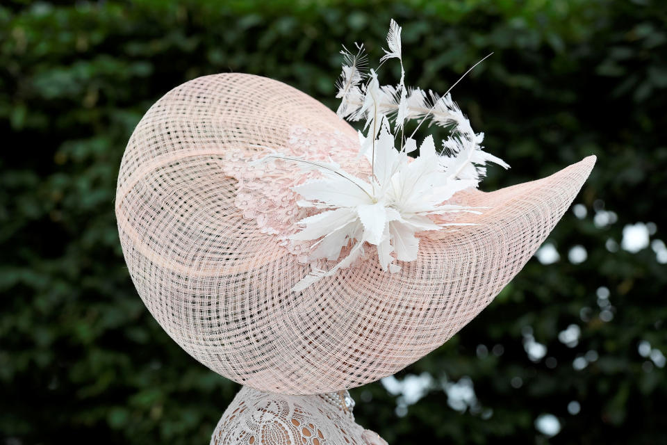 <p>A racegoer during Ladies Day at the Royal Ascot horse races in Ascot, Britain on June 22, 2017. (Toby Melville/Reuters) </p>