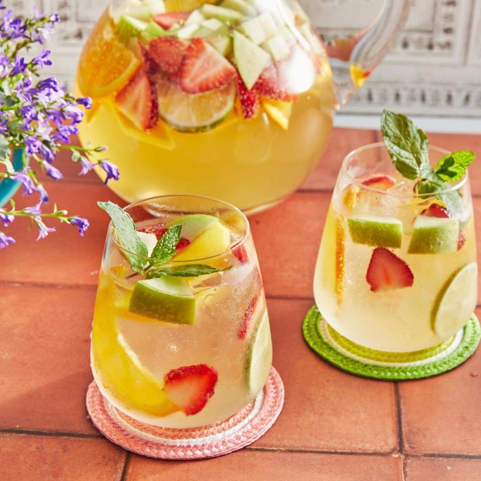 summer cocktails white sangria