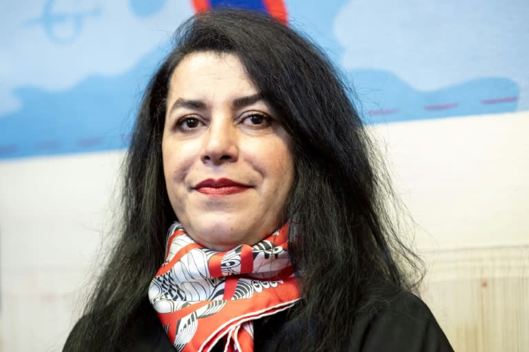 La artista francoiraní Marjane Satrapi, durante la presentación de un tapiz tríptico para los Juegos Olímpicos de París 2024 basado en un dibujo suyo, el 12 de marzo de 2024 en la capital francesa (Bertrand Guay)