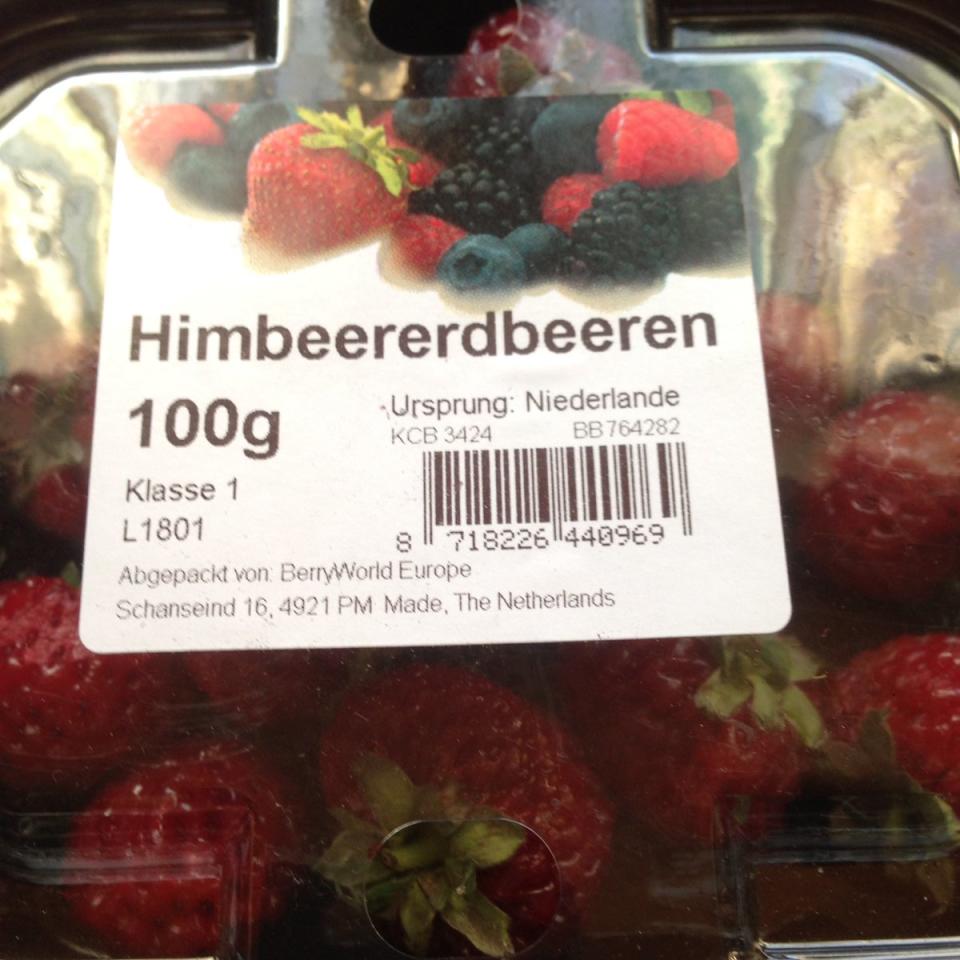 <p>Himbeeren? Erdbeeren? Alles so lecker, wer kann sich da schon entscheiden? Warum nicht also gleich beides auf einmal? Hauptsache, es ist keine Gentechnik im Spiel. (Bild: Twitter/SteffeLeChef) </p>