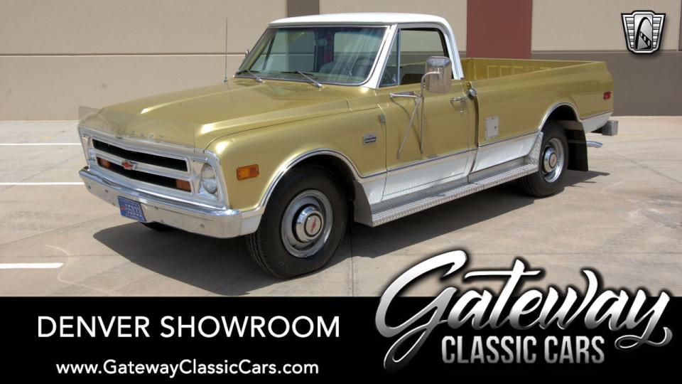 <em>Gateway Classic Cars</em>