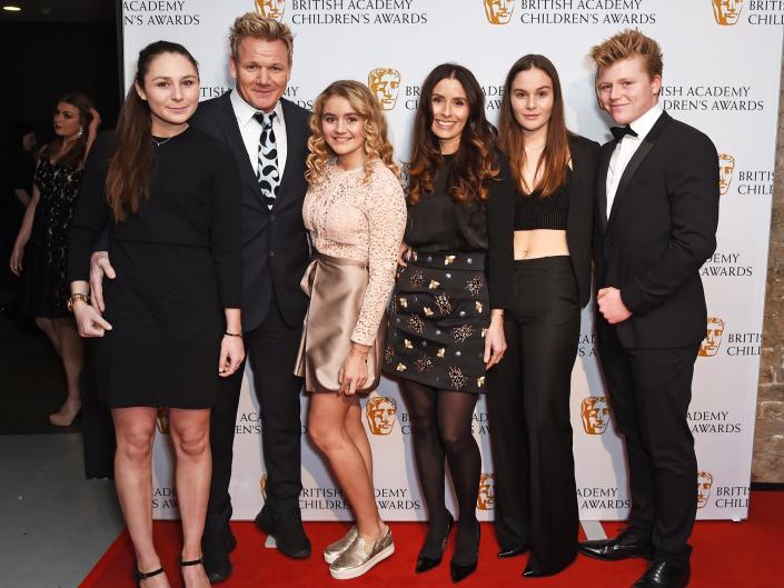 Megan Ramsay, Gordon Ramsay, Matilda Ramsay, Tana Ramsay, Holly Ramsay et Jack Ramsay aux BAFTA Children's Awards au Roundhouse le 20 novembre 2016 à Londres, Angleterre