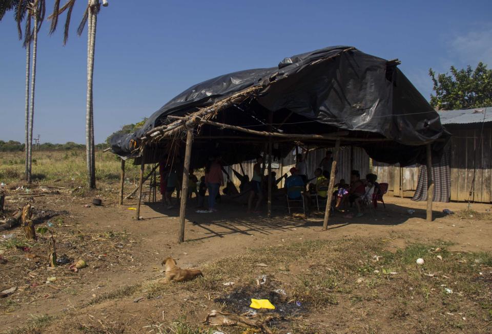 Comunidad indigena en la amazonia colombiana. Por: Juan Carlos Contreras.