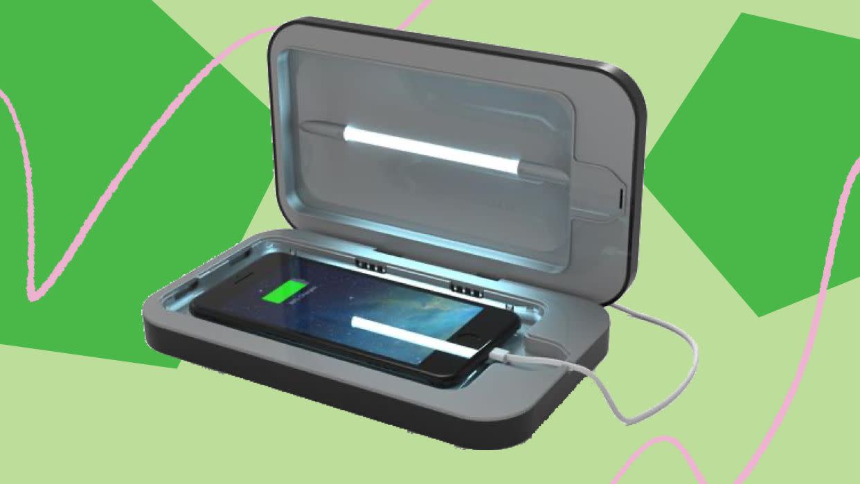 Does PhoneSoap's so-called phone sanitizer actually work? We tried it out for ourselves. (Photo: HuffPost)