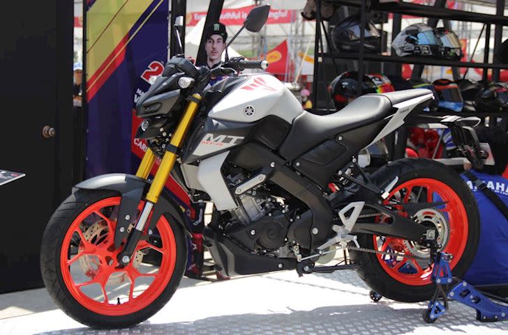 yamaha-xsr-155-yamaha-mt-15-va-honda-cb150r-xe-nao-ngon-hon-06