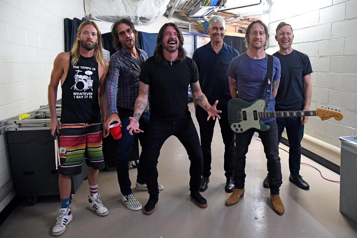 Foo Fighters - My Hero [single] Lyrics and Tracklist