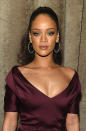 The star looked sensational sitting front row at Zac Posen’s fashion show and has truly graduation to icon status with her sophisticated makeup and glam ponytail. RiRi, you’re so awesome we could kiss you!