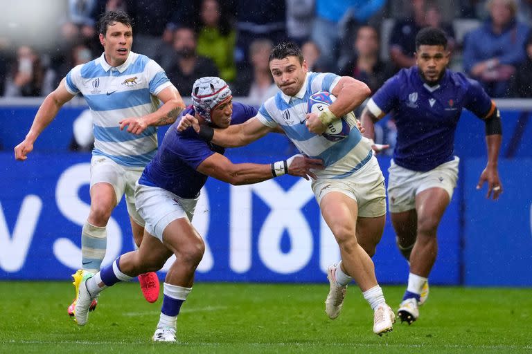 Mateo Carreras fue importante en los Pumas ante Samoa, complementándose con Emiliano Boffelli