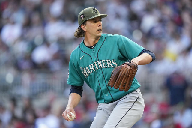 Gilbert records 15 straight outs, Mariners overpower Braves, 7-3