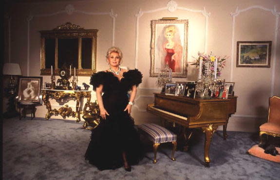 Bel Air Zsa Zsa Gabor Stands In One Of Her Rooms In Her Bel Air Mansion Paul Harris