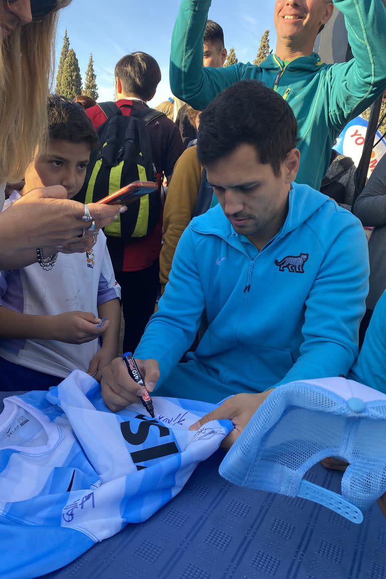 La firma de camisetas, un clásico