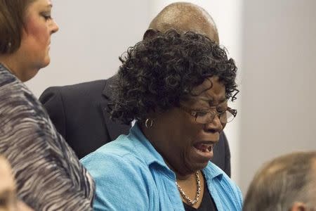 Judy Scott, mother of Walter Scott, cries as she gives an emotional plea to deny bond during a hearing for former police officer Michael Slager in Charleston, South Carolina, September 10, 2015. REUTERS/Randall Hill