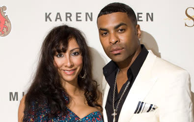 2010-04-23-soleandginuwine_jospehallen.jpg