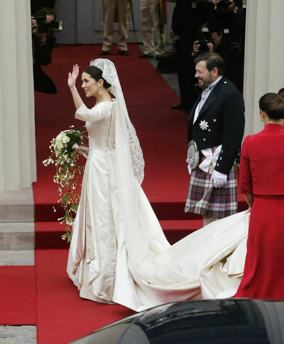 Marys Vater John Donaldson, der in Schottland geboren wurde, trug bei ihrer Hochzeit mit Prinz Frederik einen Kilt. (Foto: Getty)