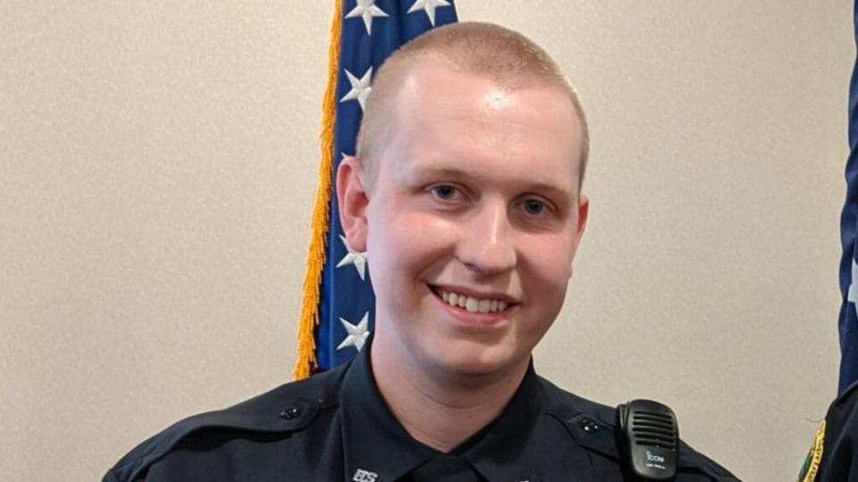 Officer Joe Burson Image: HOLLY SPRINGS POLICE DEPARTMENT