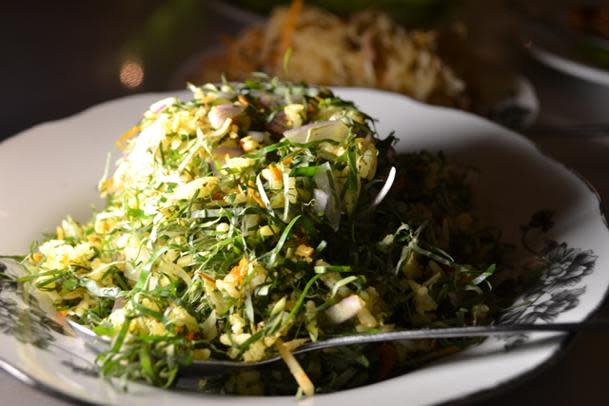 The one dish that got me: their well executed, loose, room temperature-level, flavourful Nasi Ulam (makansutra photo)