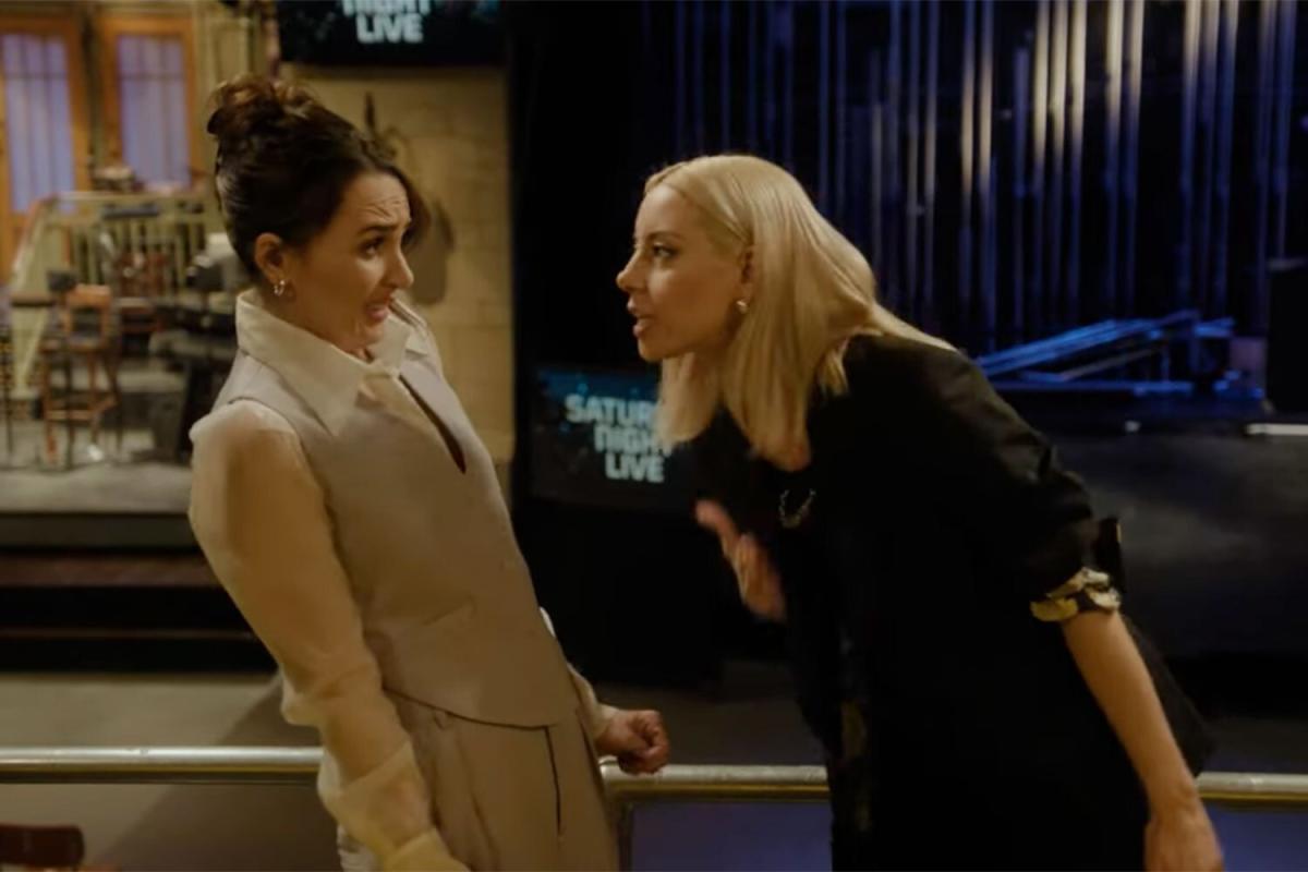 White Lotus Star Aubrey Plaza Trades Impressions — And Saliva — With Chloe Fineman In Steamy Snl