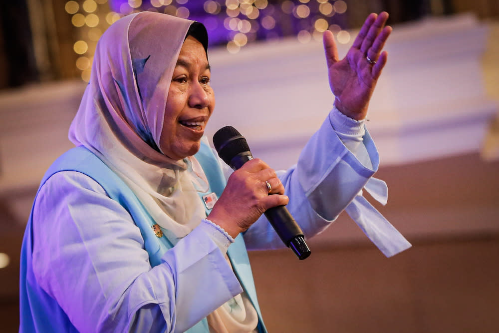 PKR vice-president Zuraida Kamaruddin speaks during the ‘SPV 2030’ dinner at Hotel Renaissance Kuala Lumpur December 8, 2019. — Picture by Hari Anggara