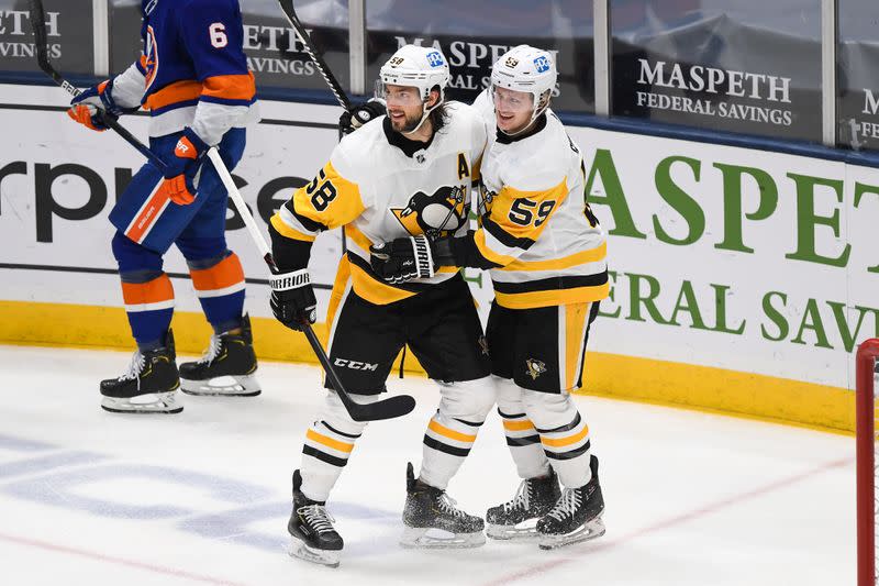 NHL: Pittsburgh Penguins at New York Islanders